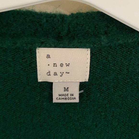 Cardigan - Picture 2 of 3